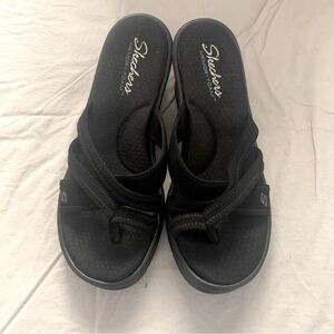Skechers Women’s Size 6 Casual Memory Foam Shoes